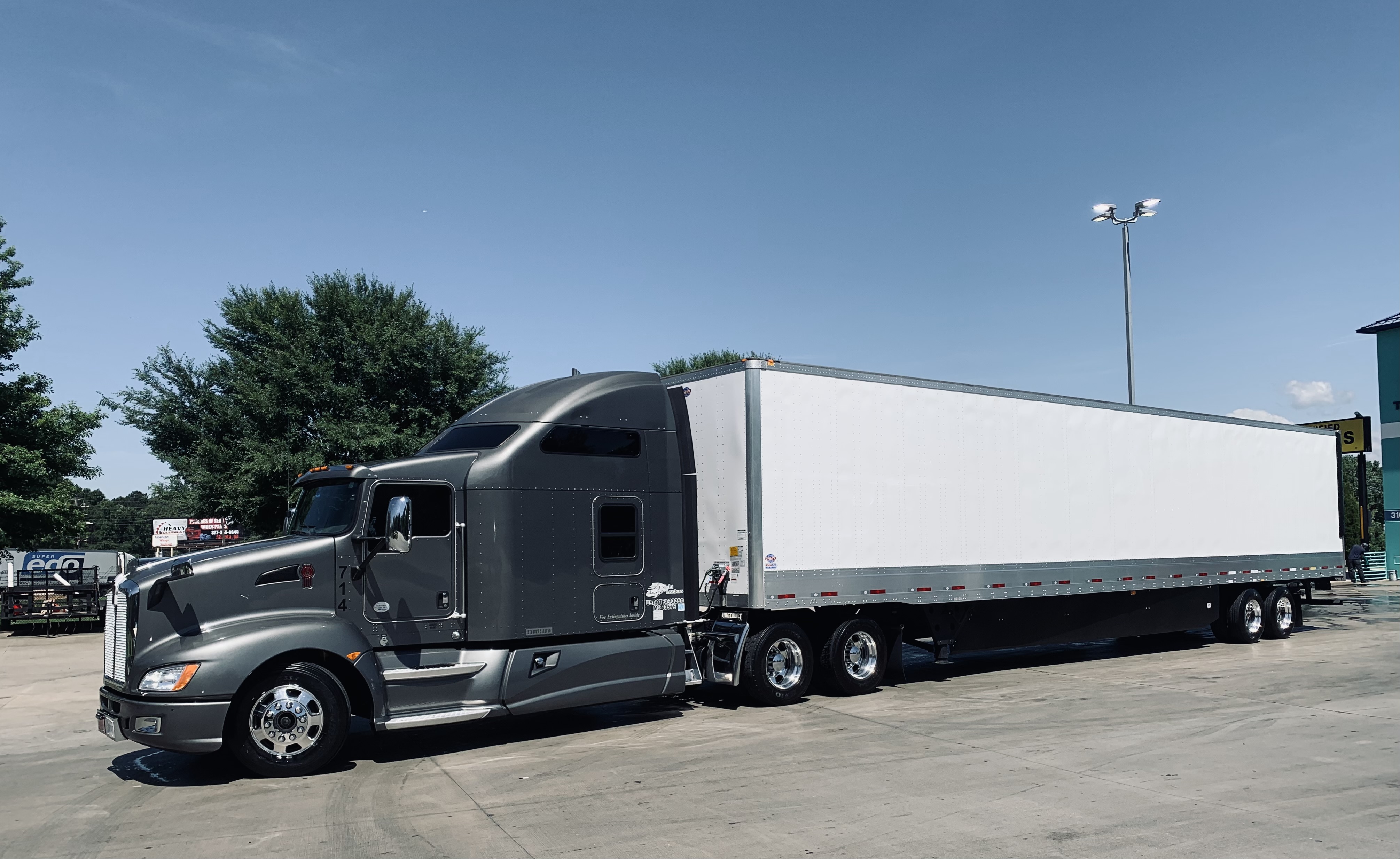 Dry Van Truck